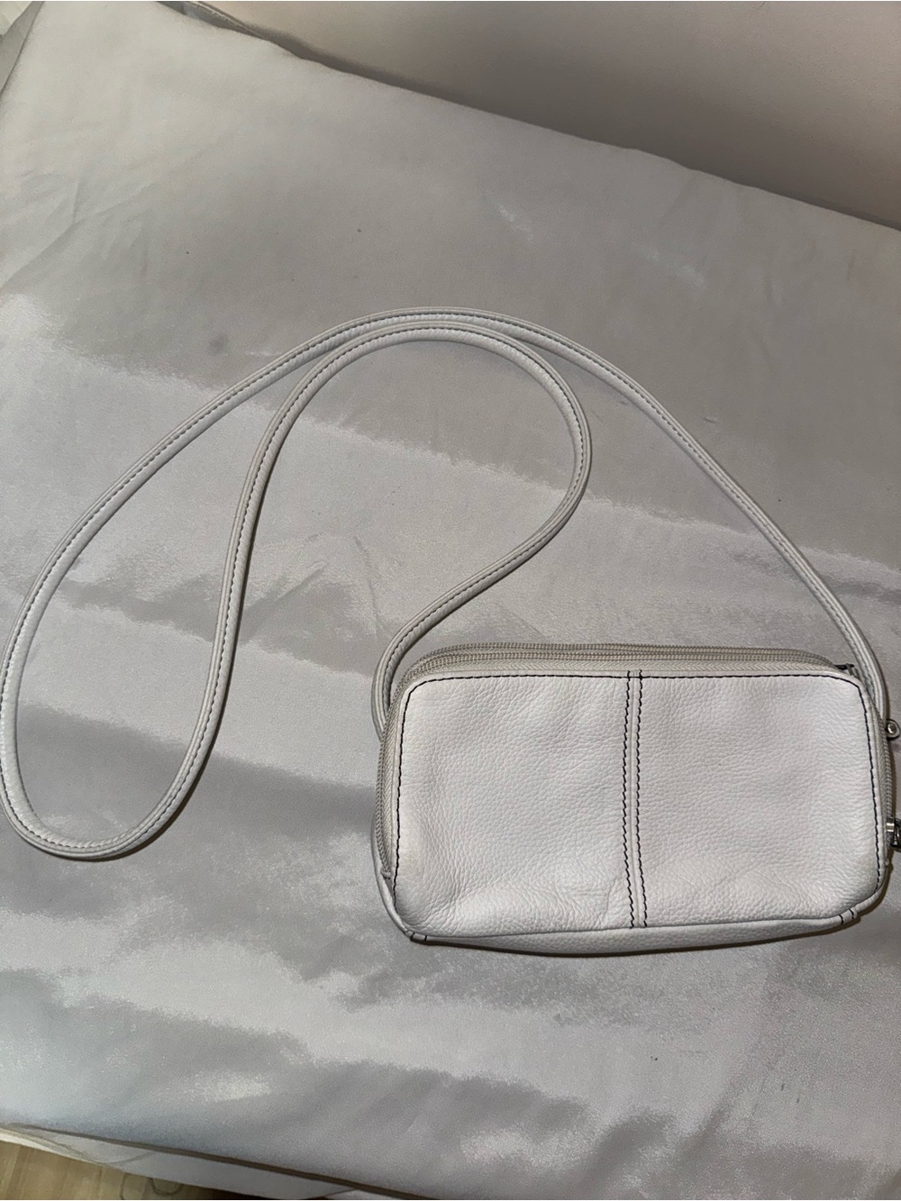 Classic White Leather Crossbody Bag - Picture 11 of 11